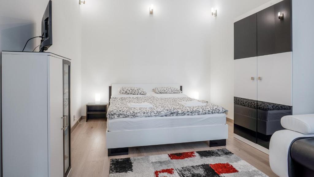 Garden Apartment - image 2