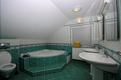 Cozy Gardens Apartments in Prague - image 12