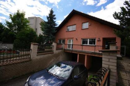 Cozy Gardens Apartments in Prague - image 17