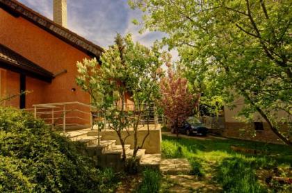 Cozy Gardens Apartments in Prague - image 2