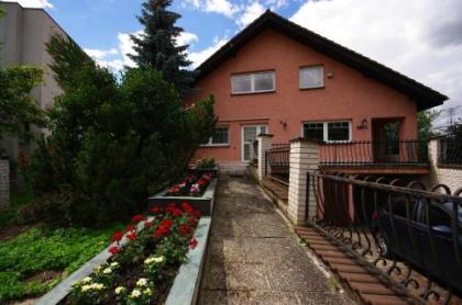 Cozy Gardens Apartments in Prague - image 8