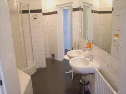 Old Town Square Apartments - image 4