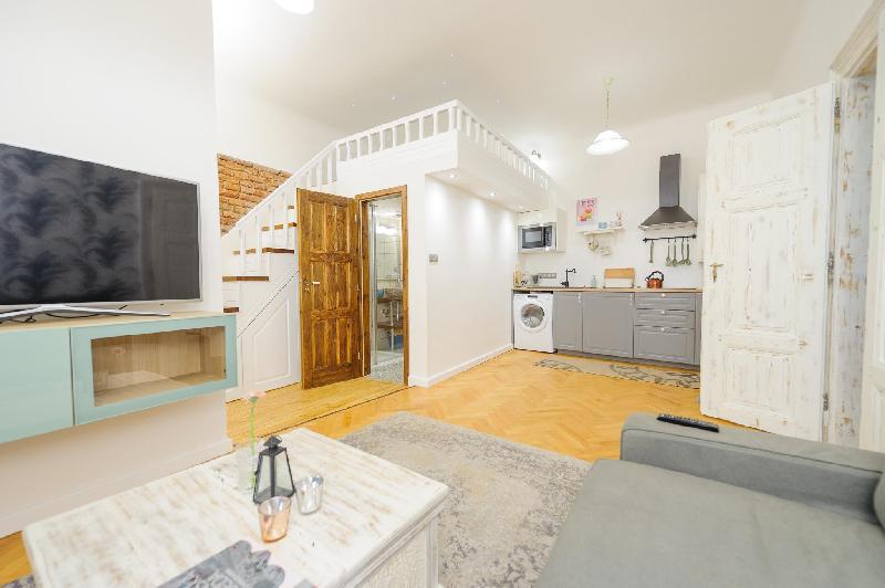 Pinkova Apartments - image 2